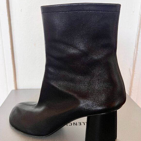 Balenciaga 2024 Glove Boots sz 8 - Picture 2 of 3